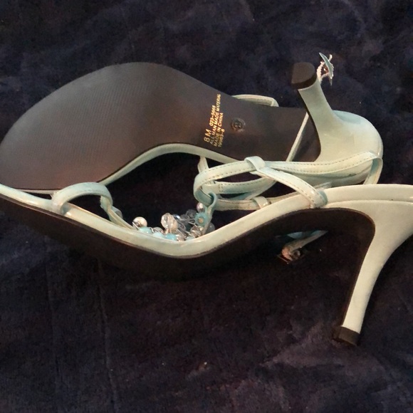 Adorable however fits like 7/1.2 NO BOX - Picture 3 of 4